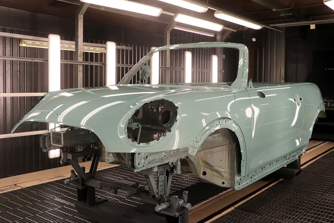 Post 10 by MINI Plant Oxford on Instagram (image)