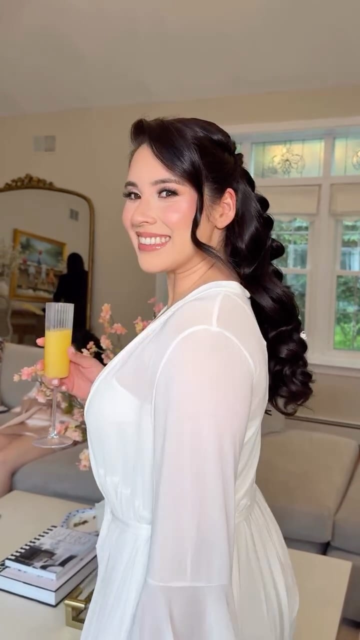 Post 4 by BOSTON MAKEUP ARTIST | GARINEH ASHJIAN on Instagram (video)