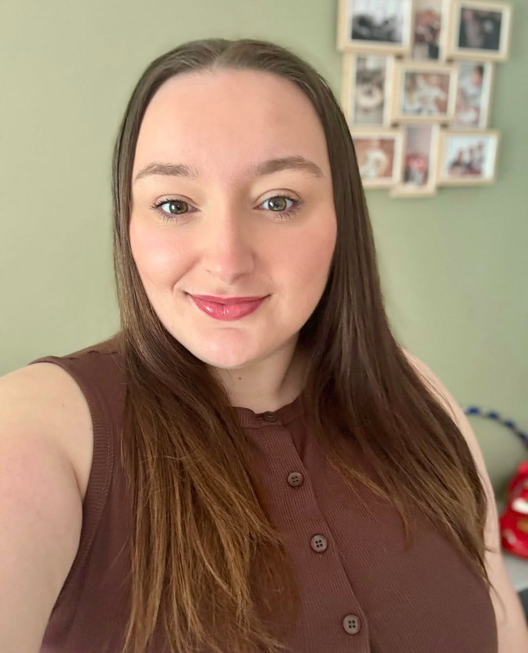 Post 2 by Naomi Fisher on Instagram (image)