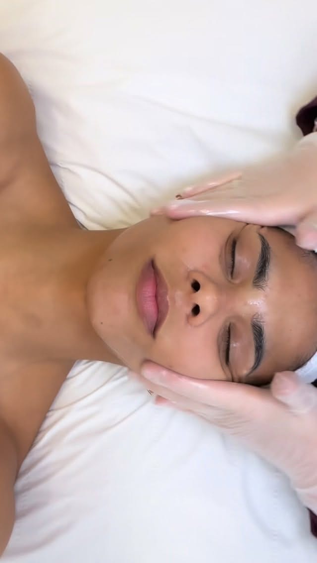 Post 3 by CAMILA M. CARVALHO on Instagram (video)