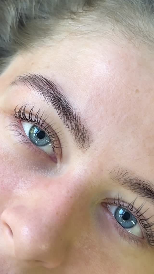 Post 1 by Lash & Brow Specialist Essex on Instagram (video)