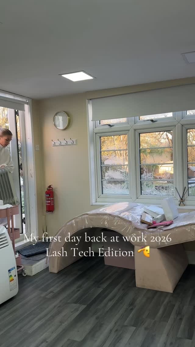 Post 5 by Lash & Brow Specialist Essex on Instagram (video)