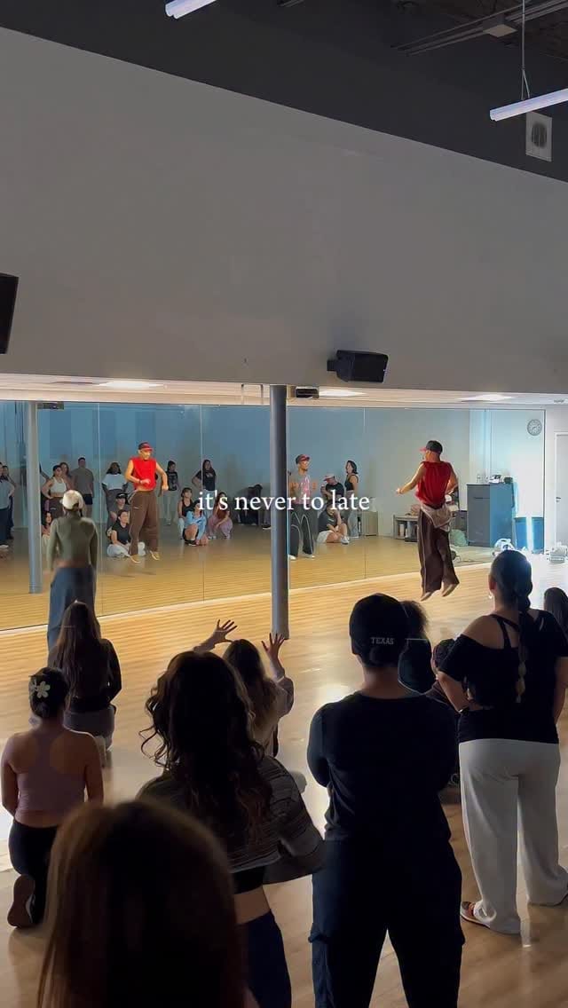 Post 1 by CARLOS HERNANDEZ on Instagram (video)