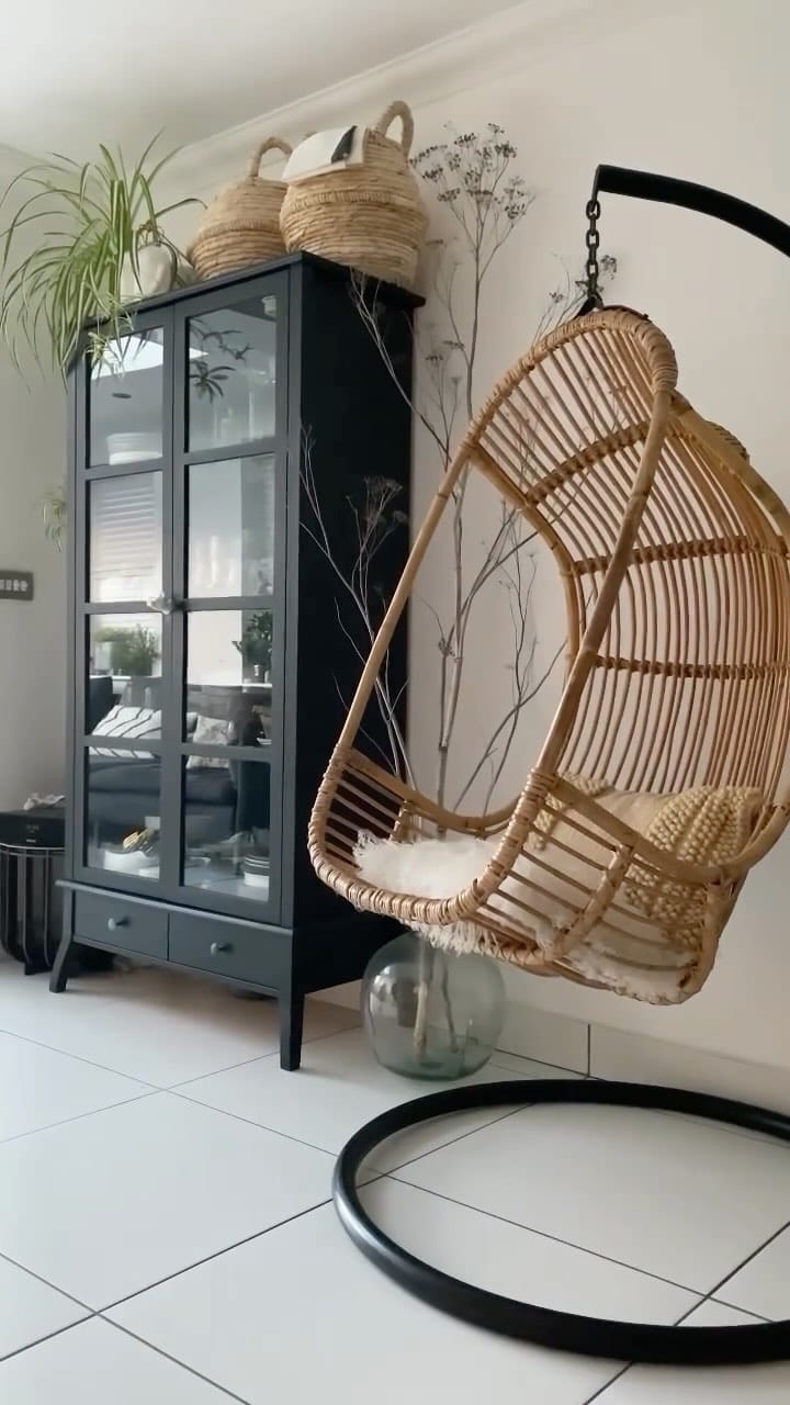 Post 2 by Nadia on Instagram (video)