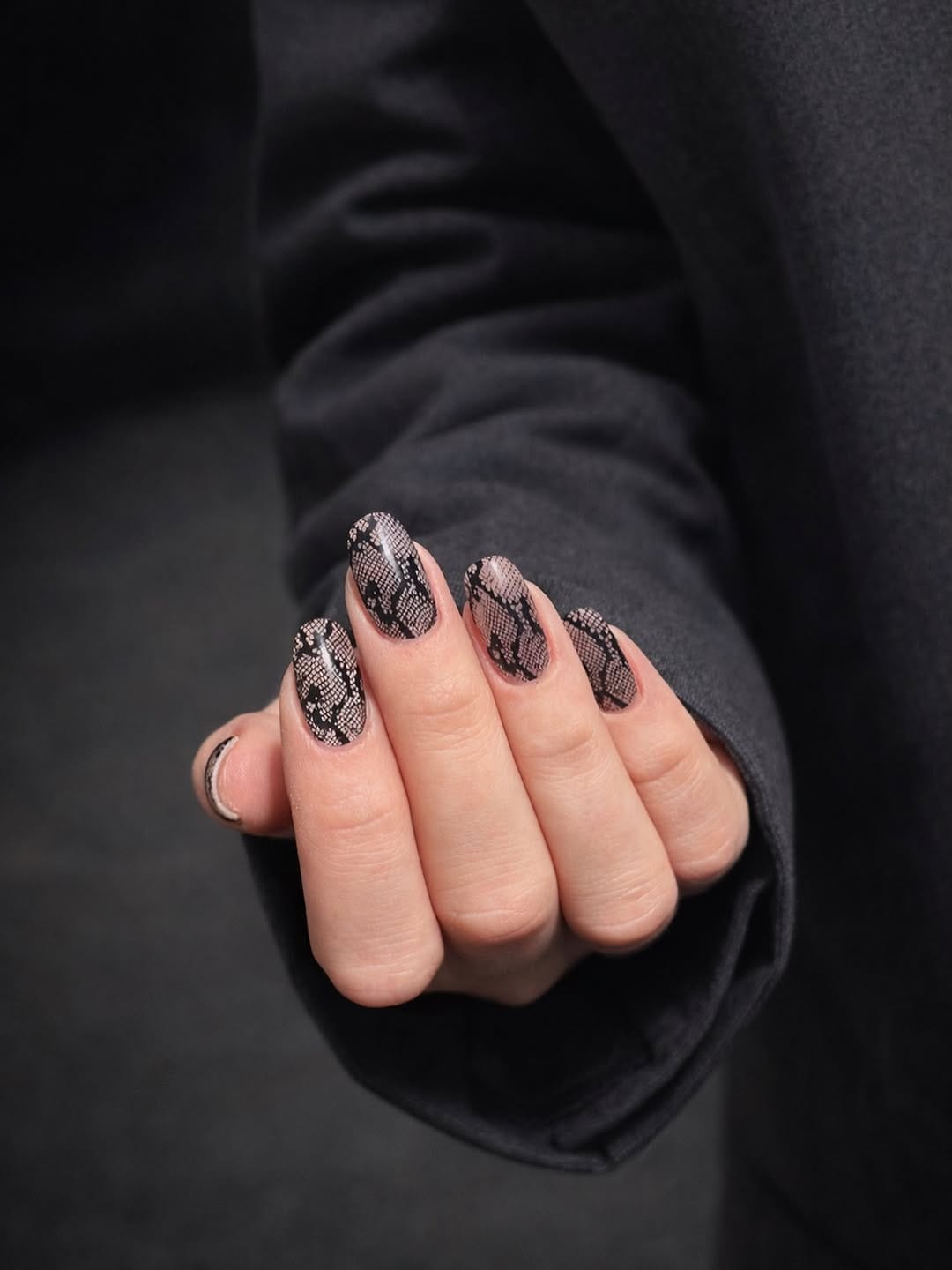 Post 4 by Brow Trainer & Nail Artist London 🇬🇧 on Instagram (image)
