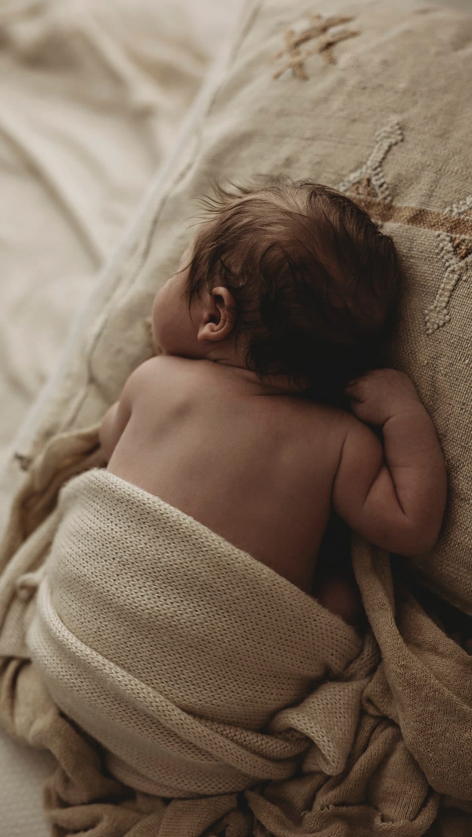 Post 2 by Gillian | Gold Coast & Brisbane Newborn Photographer on Instagram (video)