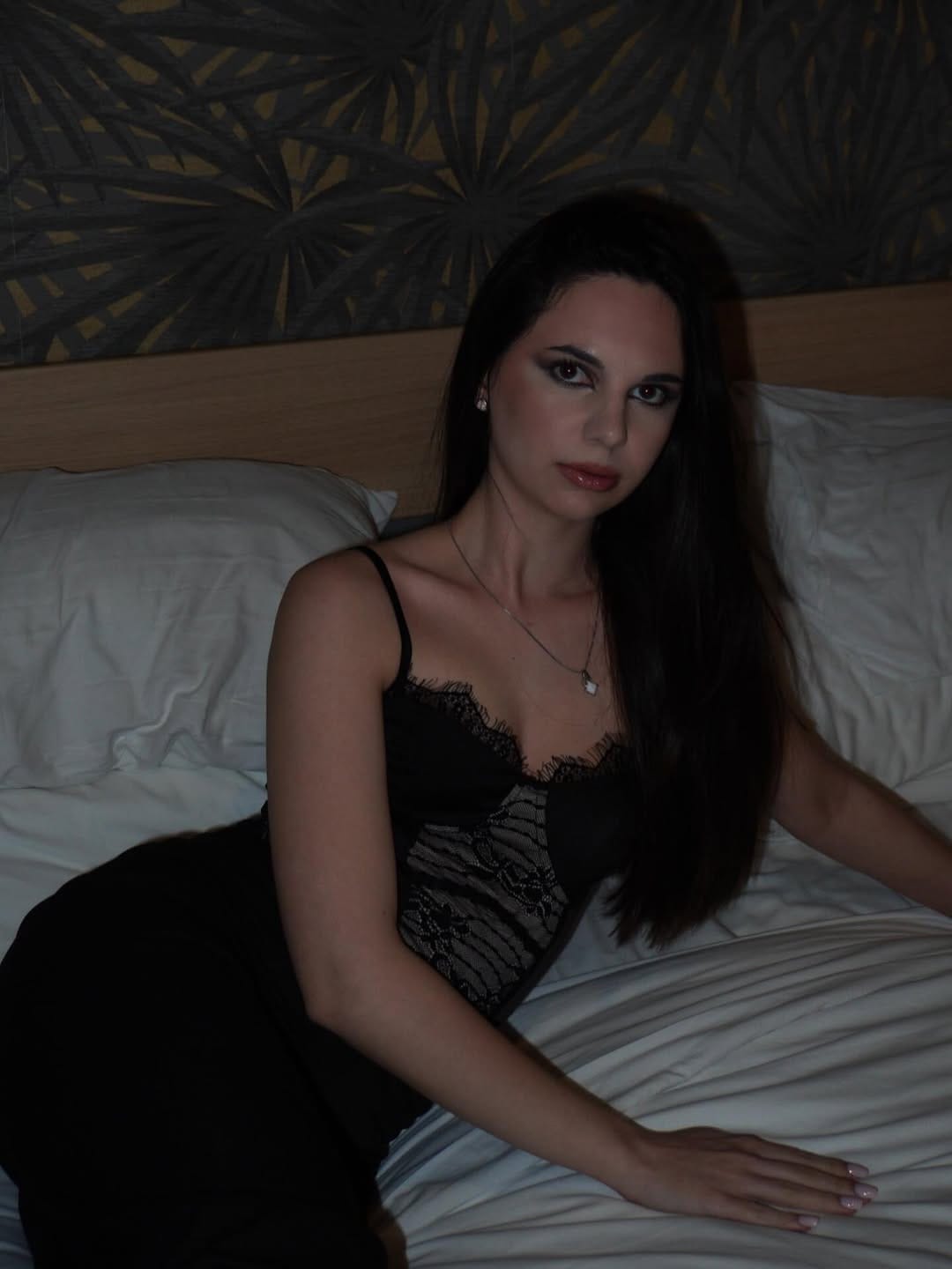 Post 7 by Alina Mreana on Instagram (image)