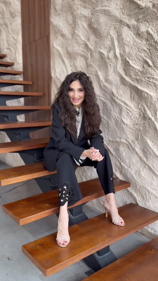 Post 5 by Malika Azizbekovna | Mali Milano | Business Class Community on Instagram (video)