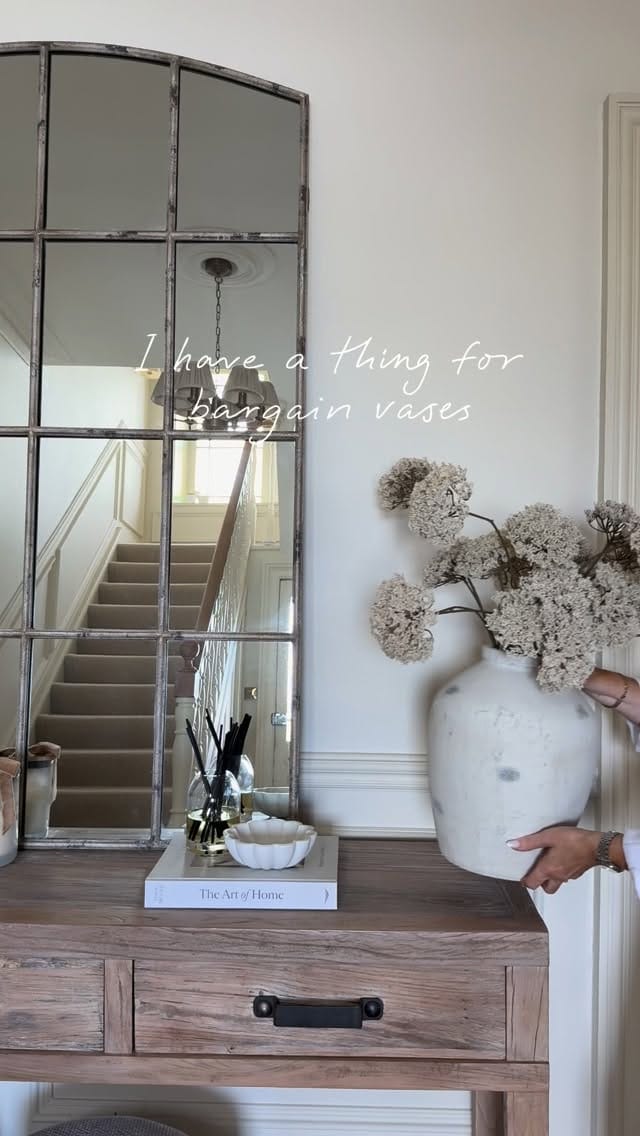 Post 6 by Nicola Hetherington on Instagram (video)