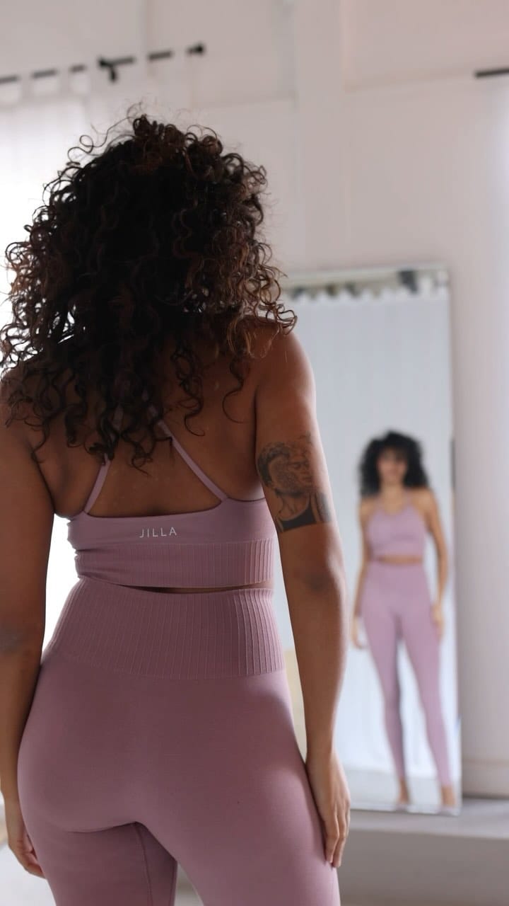 Post 10 by ZOE / LONDON PHOTOGRAPHER on Instagram (video)