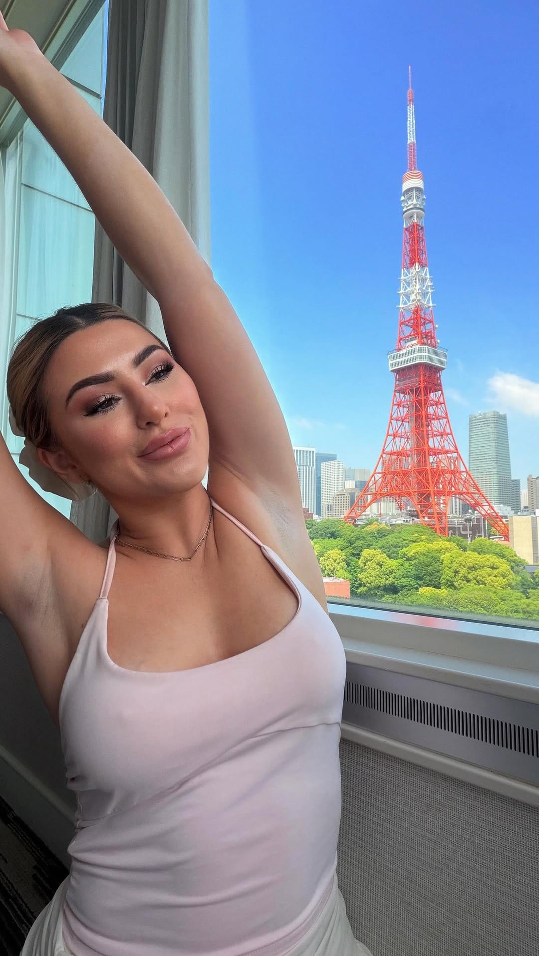 Post 4 by Alana Absolon on Instagram (video)