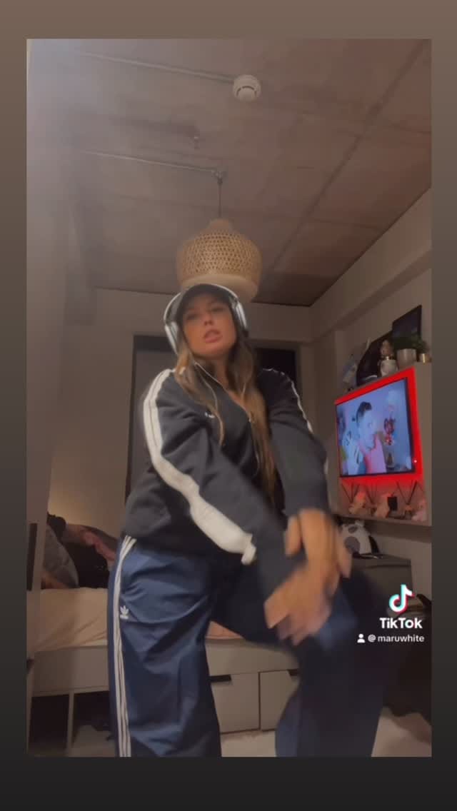 Post 4 by Maru White on Instagram (video)