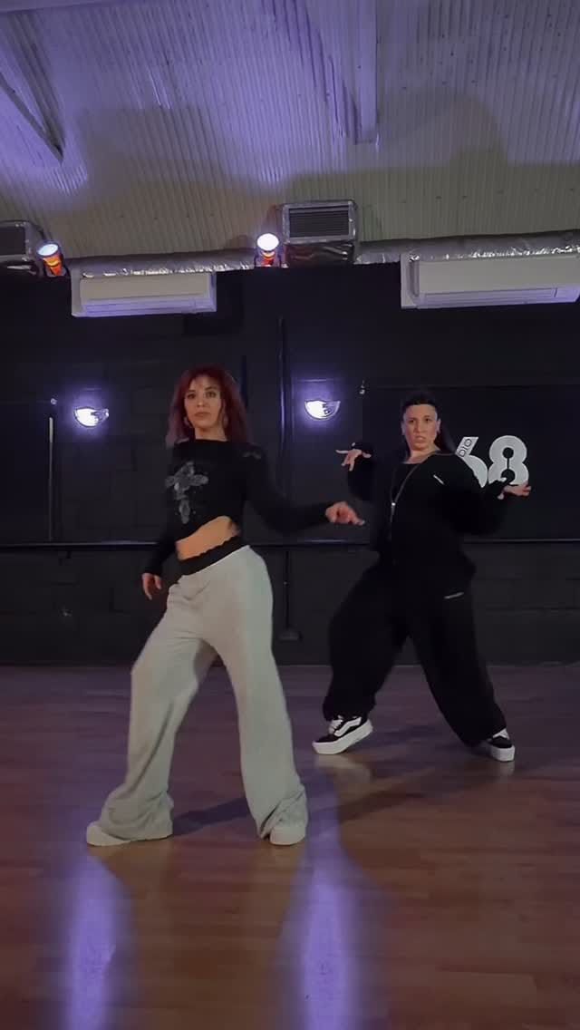 Post 7 by Maru White on Instagram (video)