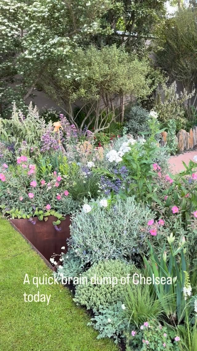 Post 4 by @worcestercollegegardener on Instagram (video)