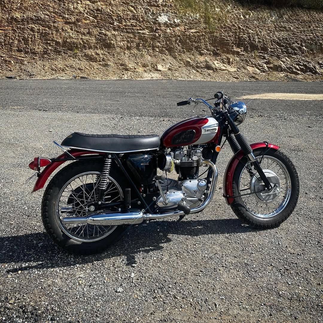 Post 7 by Justin Holmes on Instagram (image)