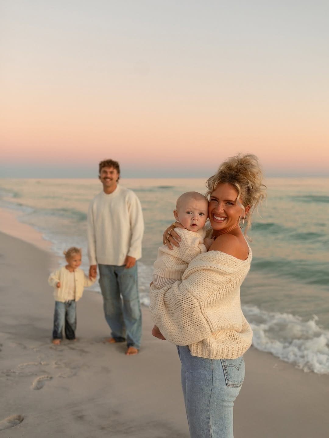 Post 3 by Han ✨ 30A Florida + Destination Wedding Photographer on Instagram (carousel)