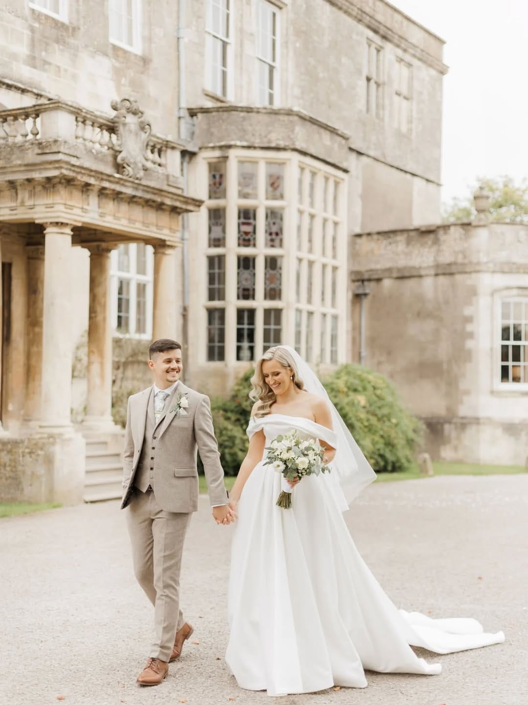 Post 1 by Relaxed, Light & Airy Wedding Photographer on Instagram (carousel)