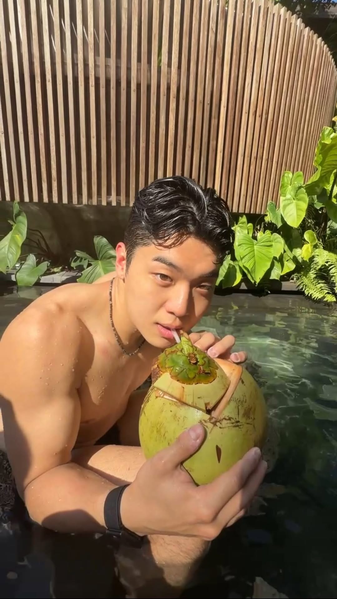 Post 9 by Minsoo on Instagram (video)