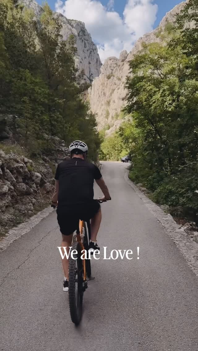 Post 3 by Dasha | Photographer & UGC Lifestyle | UK on Instagram (video)