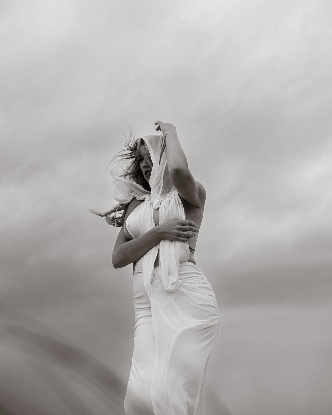 Post 3 by Central Coast Family Photographer + Mentor + Educator ~ Anna on Instagram (carousel)