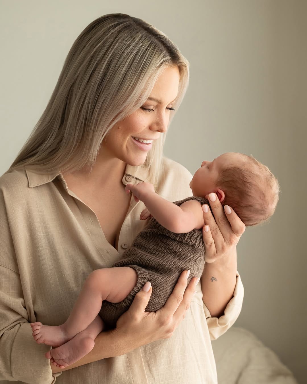 Post 3 by Top 10 newborn photographer on Instagram (carousel)