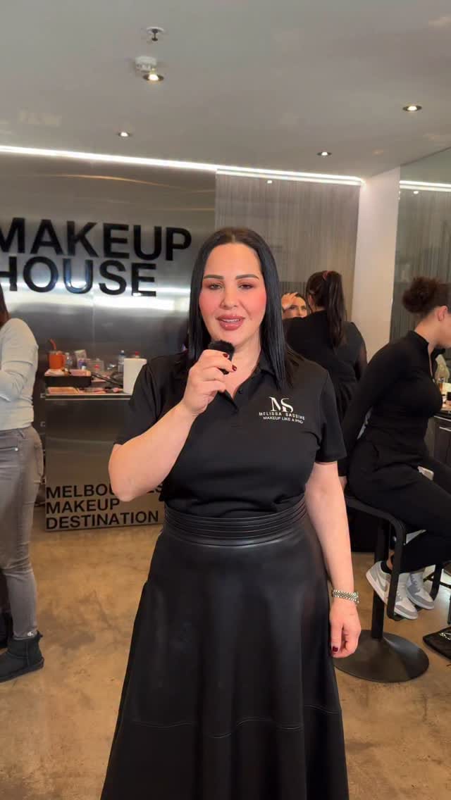 Post 8 by SYDNEY’S #1 MAKEUP ACADEMY on Instagram (video)