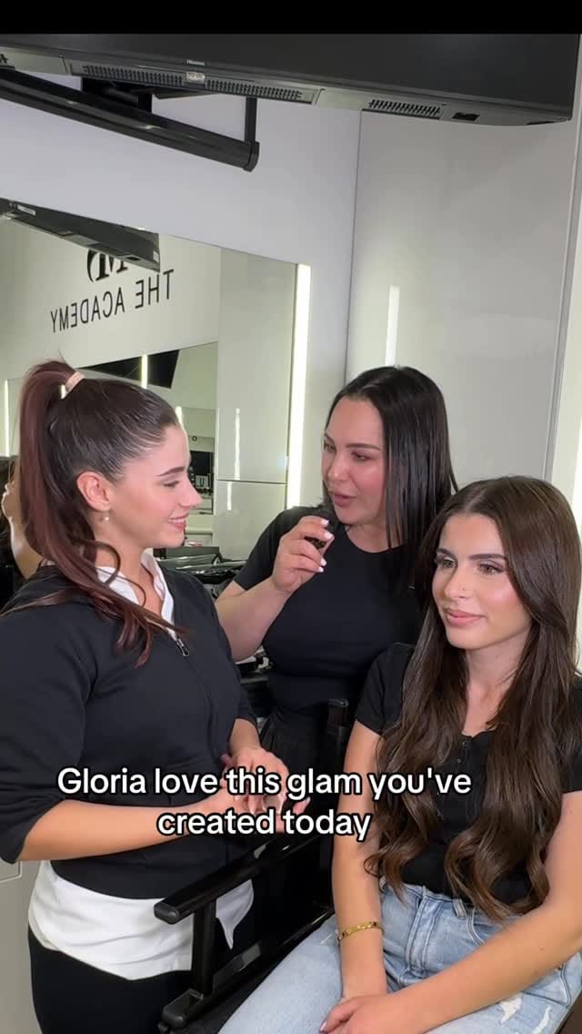 Post 6 by SYDNEY’S #1 MAKEUP ACADEMY on Instagram (video)