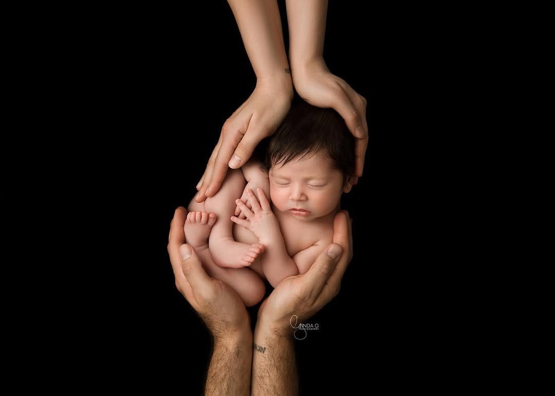 Post 9 by Linda G Sydney Maternity, Newborn and Family Photographer on Instagram (carousel)