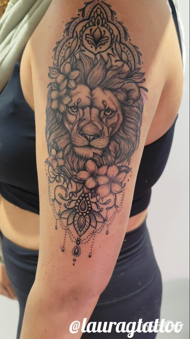 Post 10 by Laura G Tattoo on Instagram (video)
