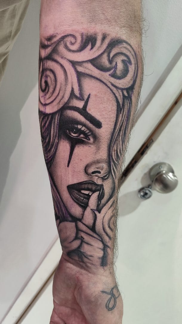 Post 7 by Laura G Tattoo on Instagram (video)