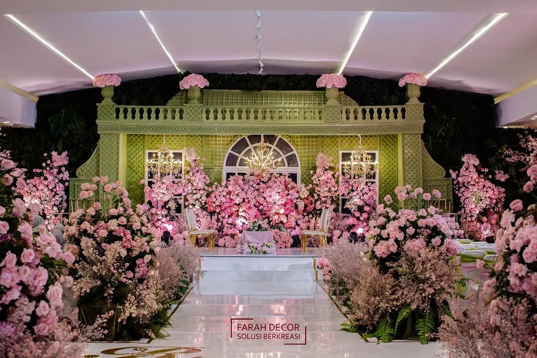 Post 7 by Farah Decor on Instagram (carousel)