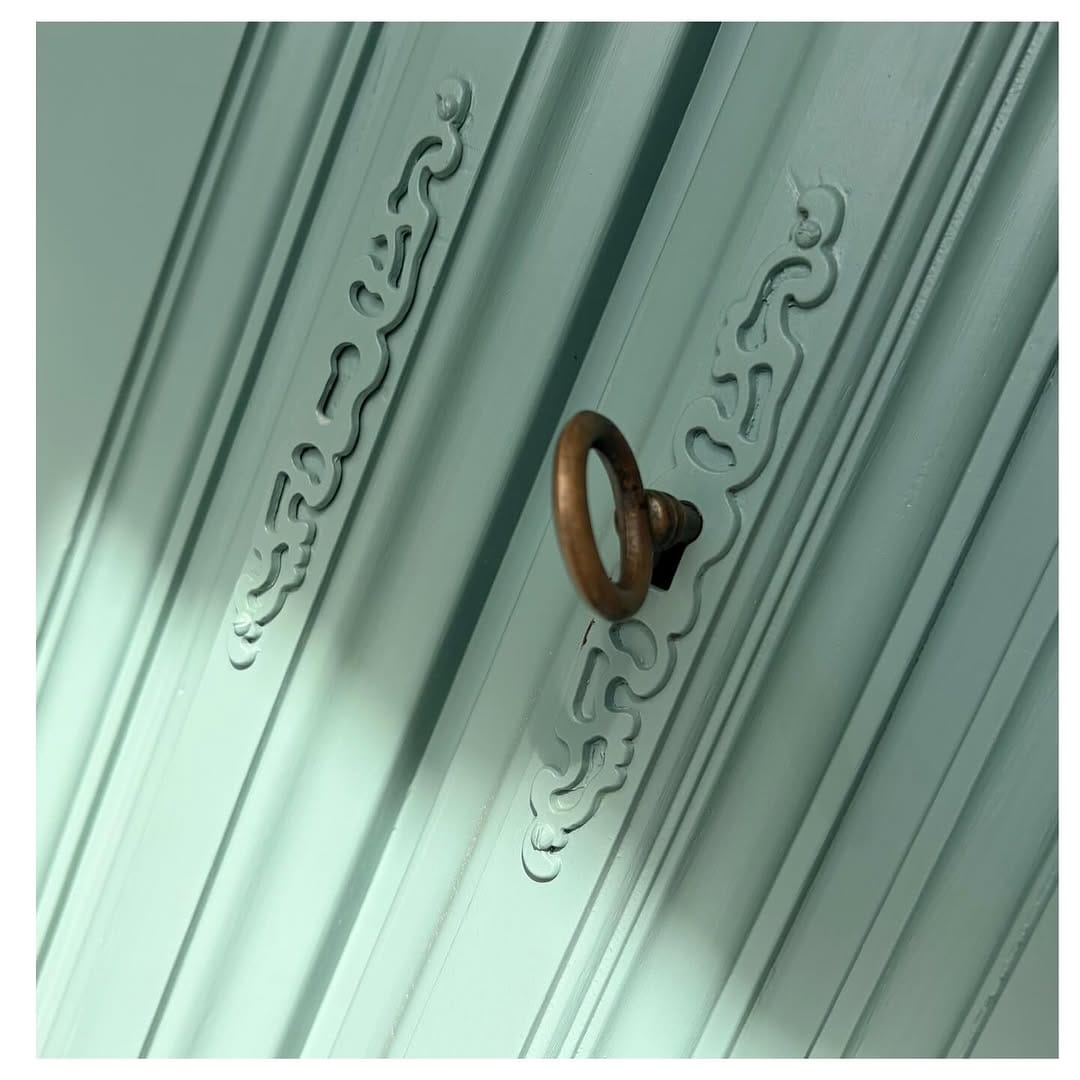 Post 3 by Claire aka The Shabby Chick® on Instagram (image)