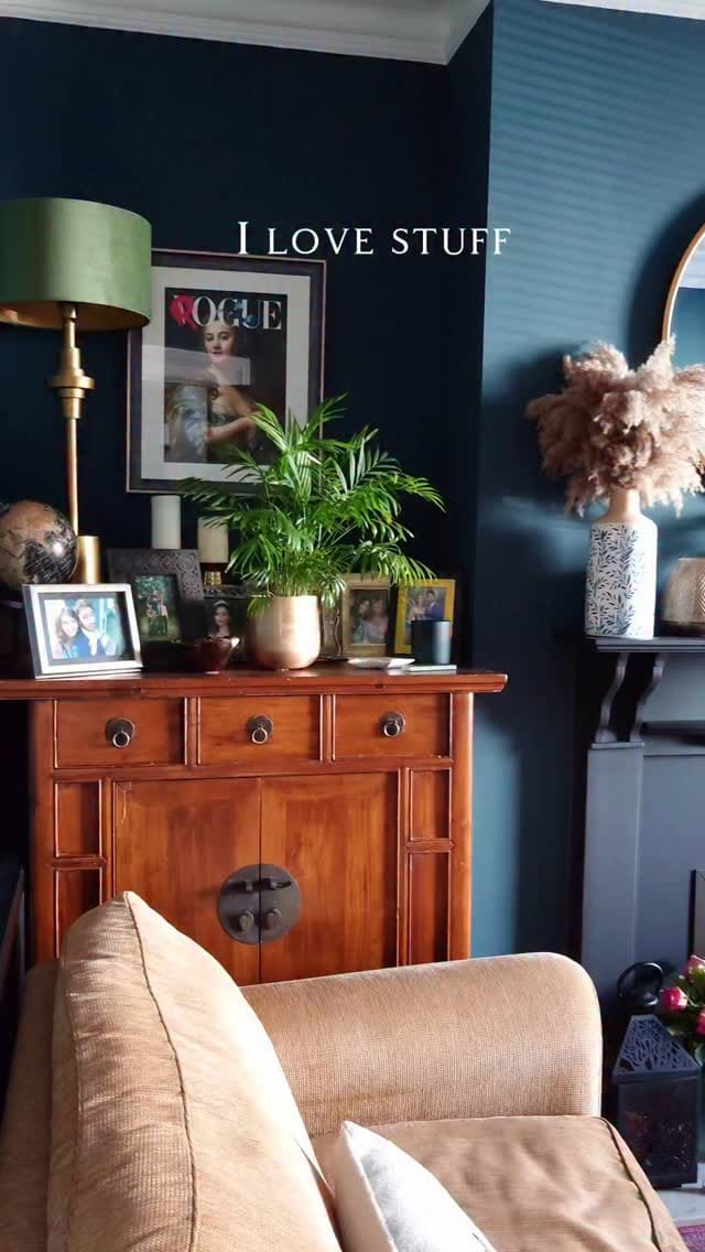 Post 6 by Emma Richards on Instagram (video)