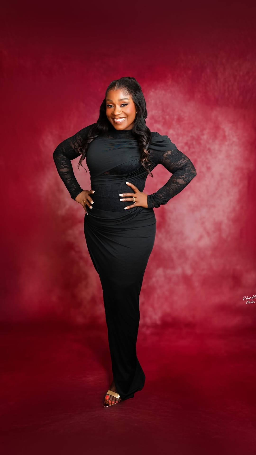 Post 3 by NIGERIAN FEMALE PHOTOGRAPHER IN THE UK on Instagram (video)