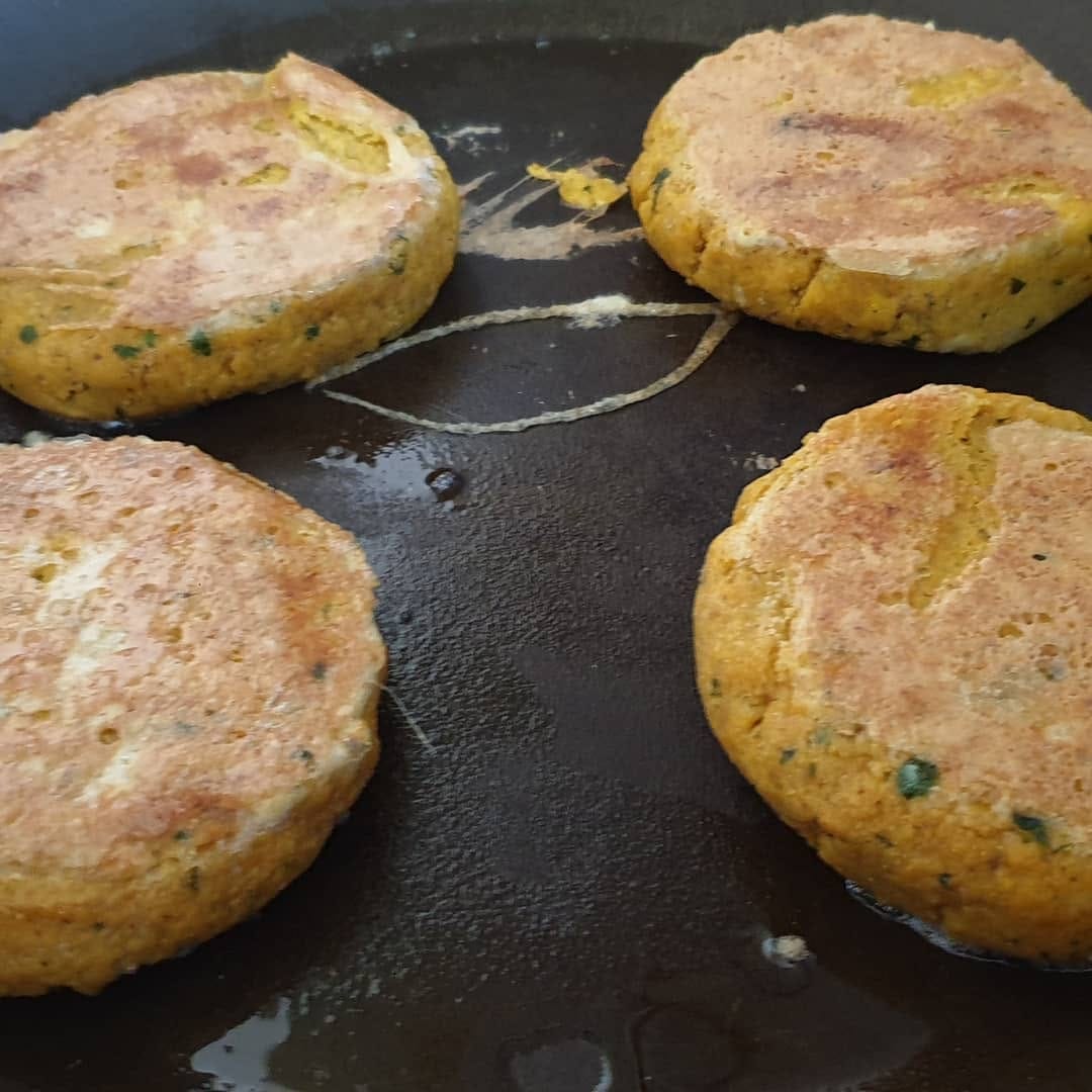 Post 6 by Hanifa's Kitchen on Instagram (carousel)