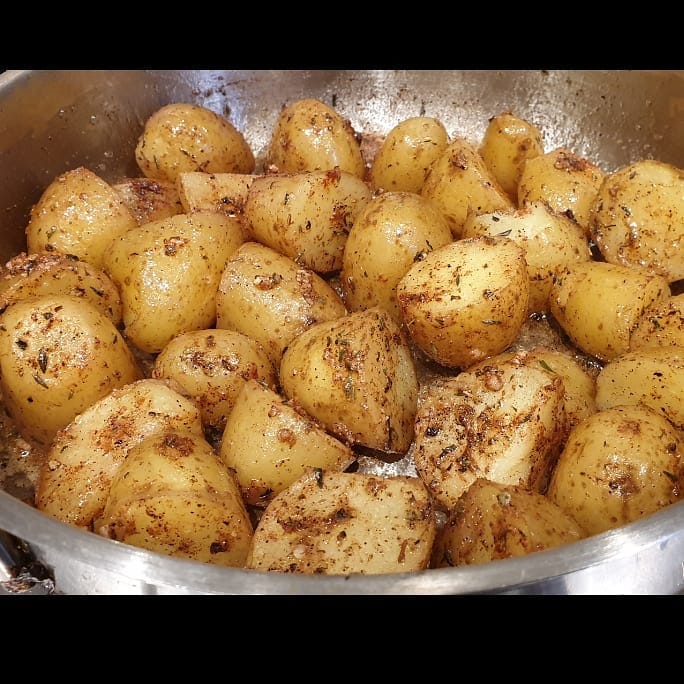 Post 5 by Hanifa's Kitchen on Instagram (image)