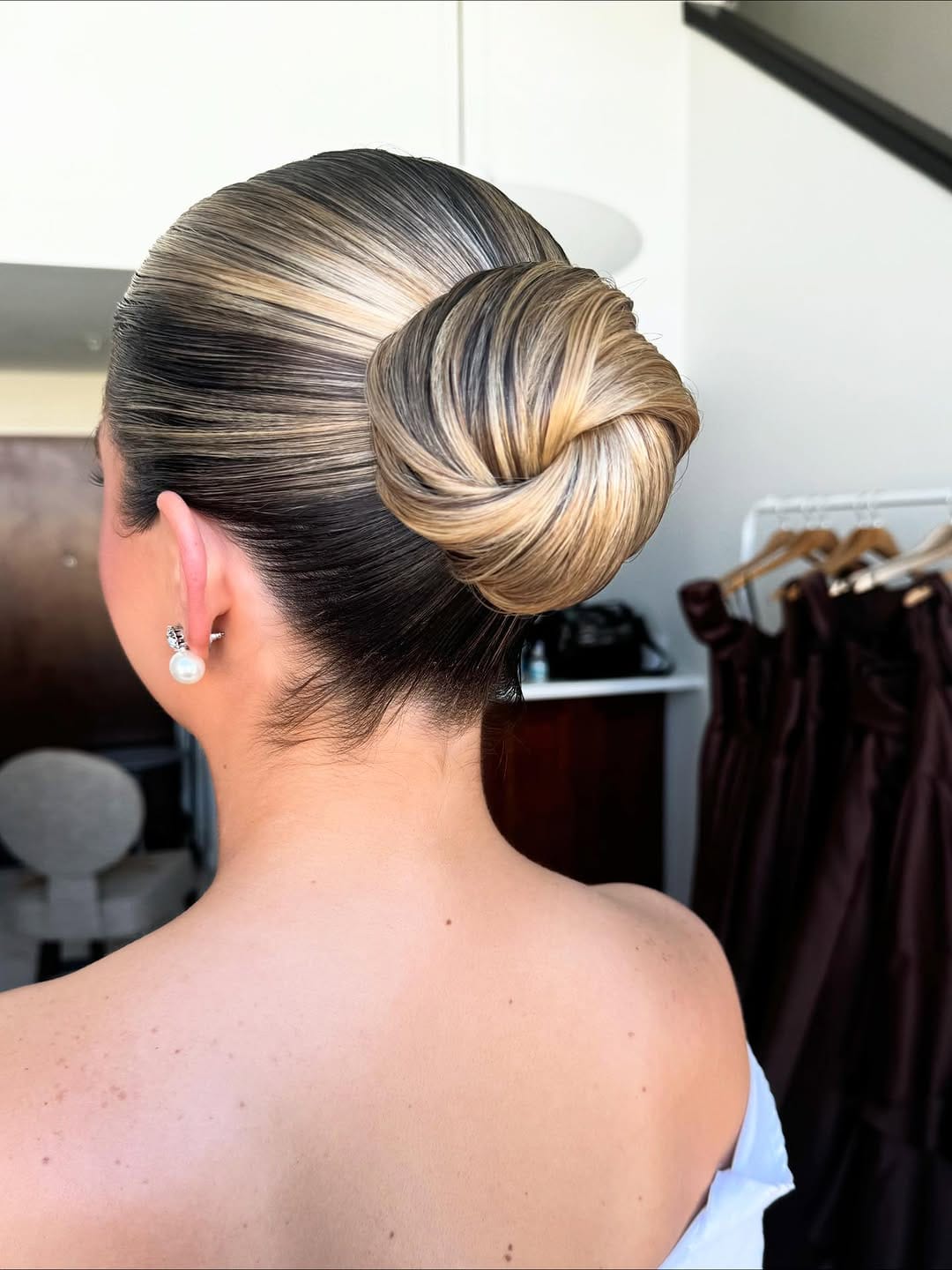 Post 5 by Gabby • Miami Makeup Artist on Instagram (carousel)