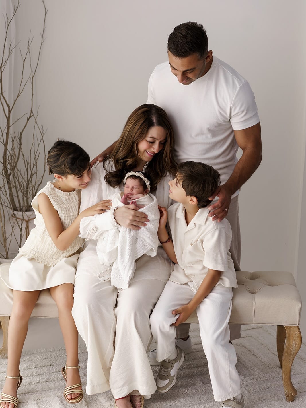 Post 8 by Sydney Newborn Photographer - Reka Choy on Instagram (carousel)