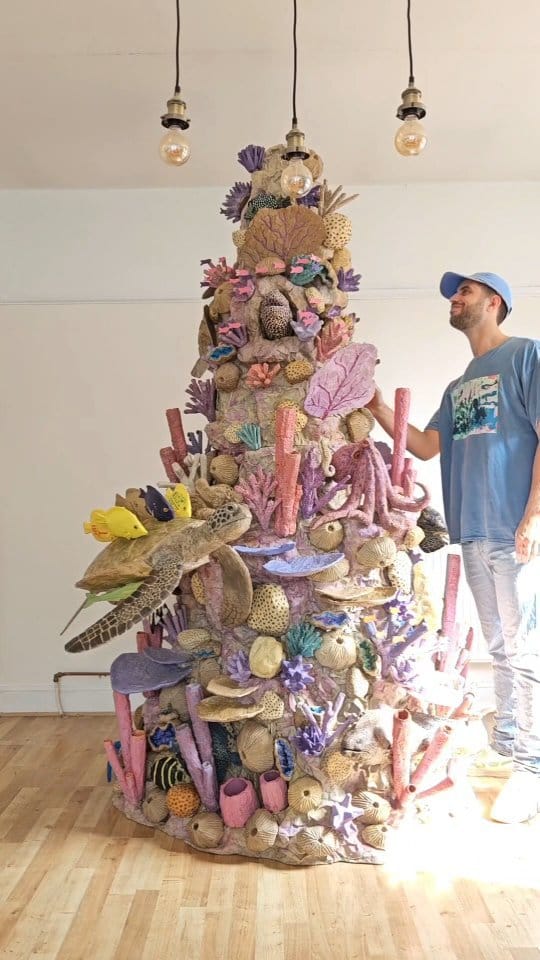 Post 8 by Josh Gluckstein - Cardboard Artist on Instagram (video)