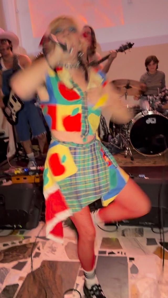 Post 1 by dolls on Instagram (video)