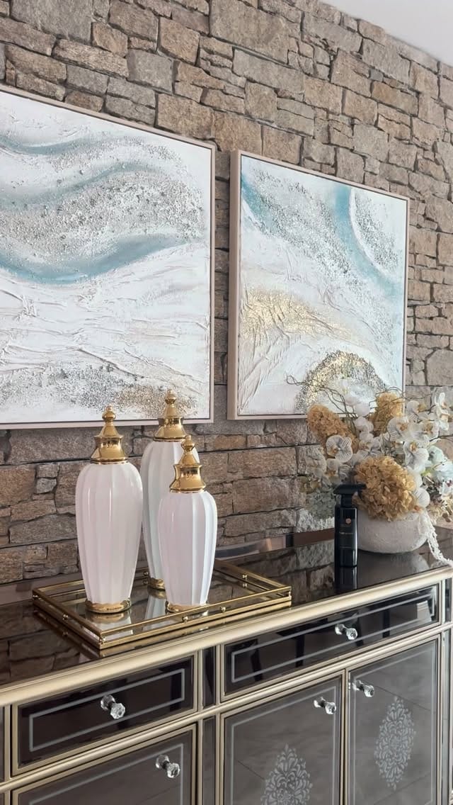 Post 1 by Luxury Homeware on Instagram (video)