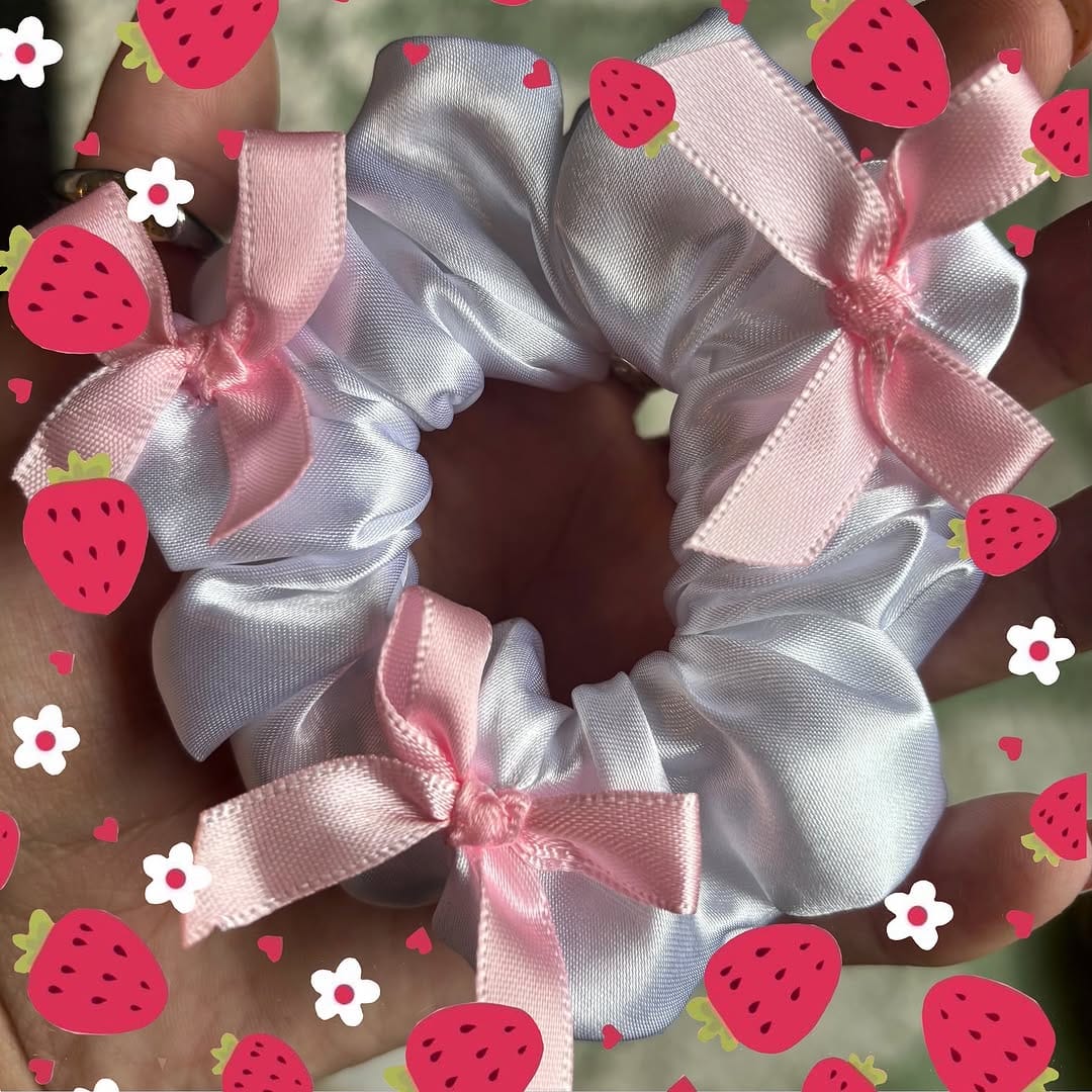 Post 6 by Em’s scrunchies 🦋 on Instagram (image)