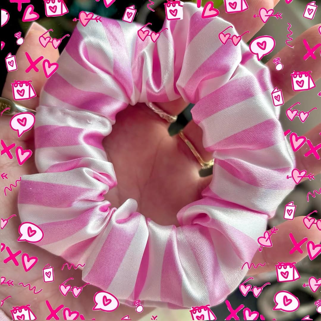 Post 2 by Em’s scrunchies 🦋 on Instagram (image)