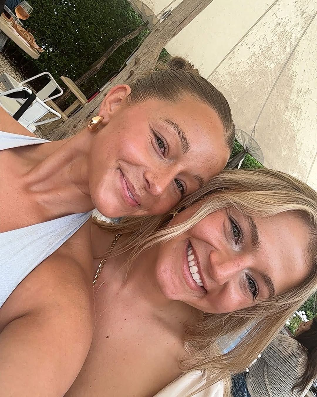 Post 4 by Mollie on Instagram (carousel)