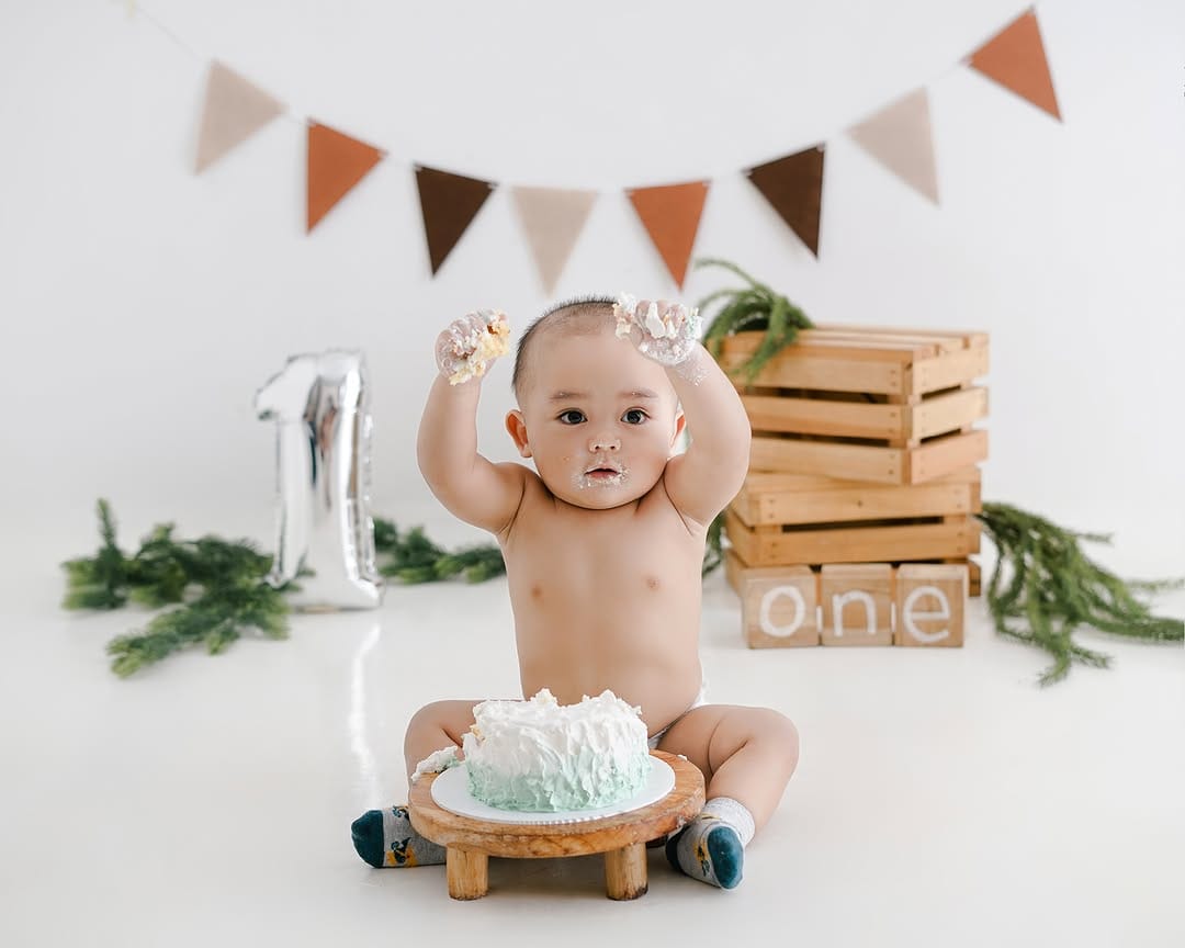 Post 7 by Studio foto jogja on Instagram (carousel)