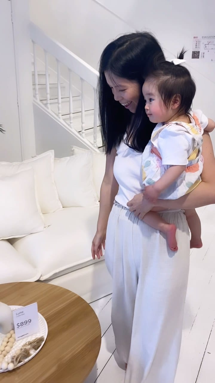 Post 1 by E M M E L I N E on Instagram (video)