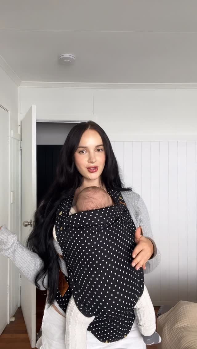 Post 6 by Raphaela on Instagram (video)
