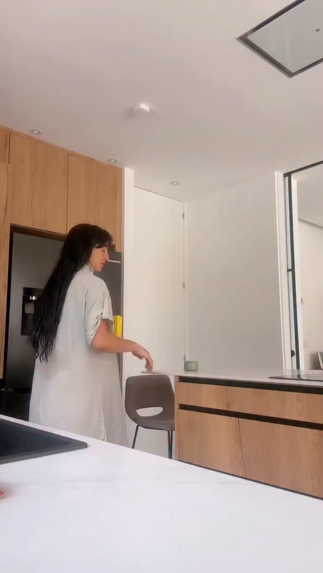 Post 4 by Victoria Moradell on Instagram (video)