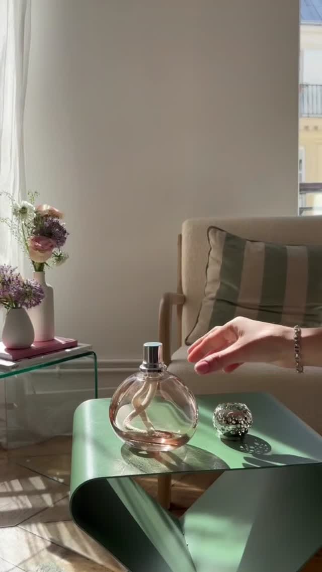 Post 6 by maisonbergerparis on Instagram (video)