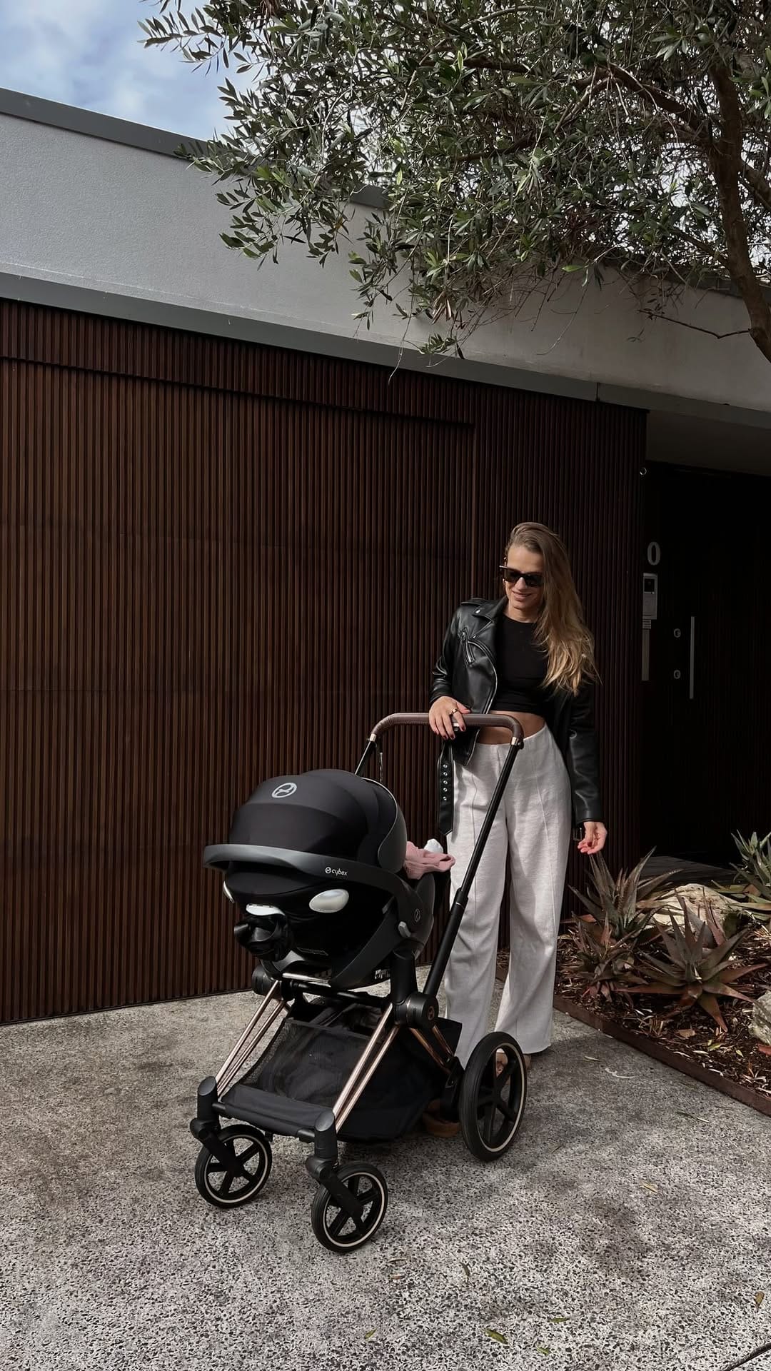 Post 2 by Lucie Liebichova - soft life | femininity | inner glow on Instagram (video)